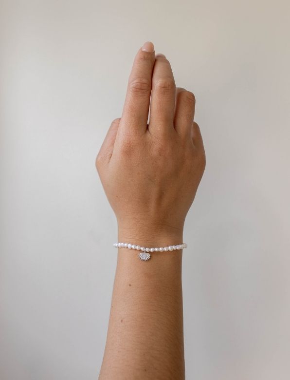 Mini Fan Tail Pearl Bracelet