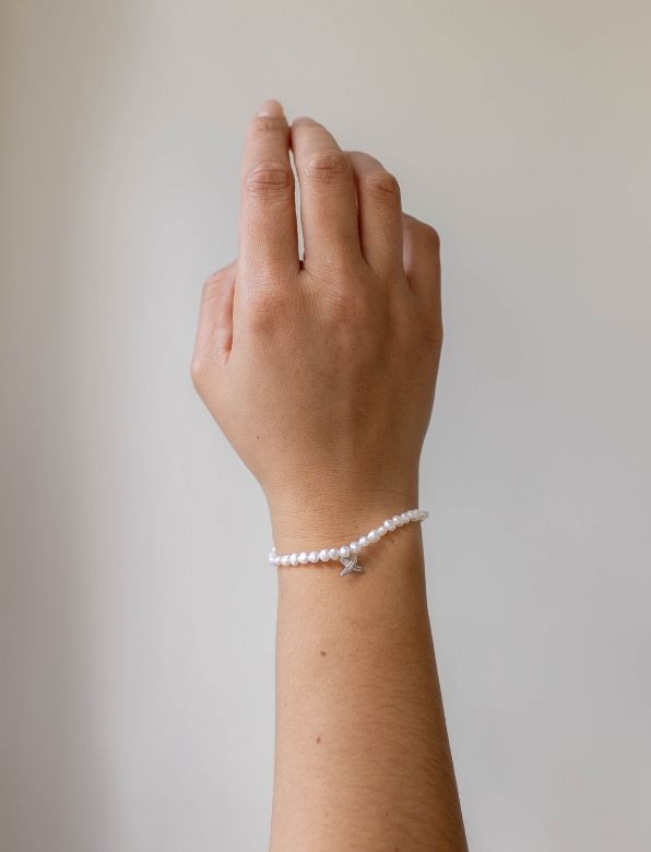 Mini Feather Kisses Pearl Bracelet