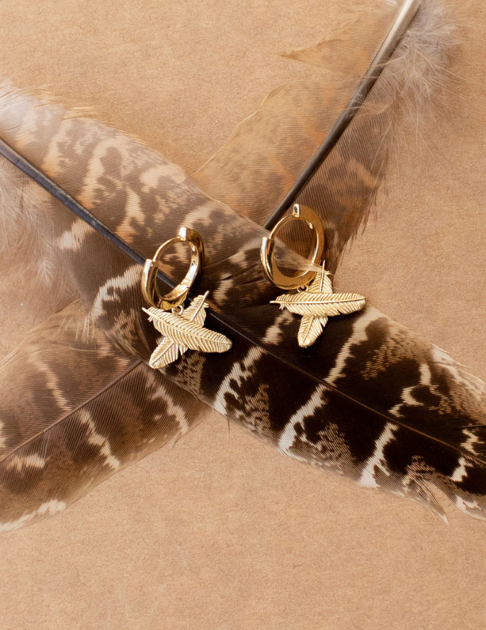 Iconic Feather Kisses