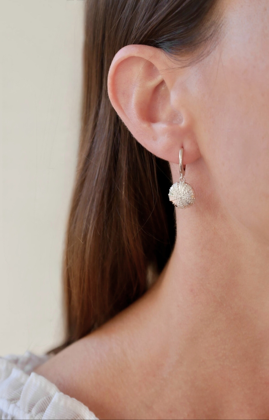 Kina Huggie Earrings