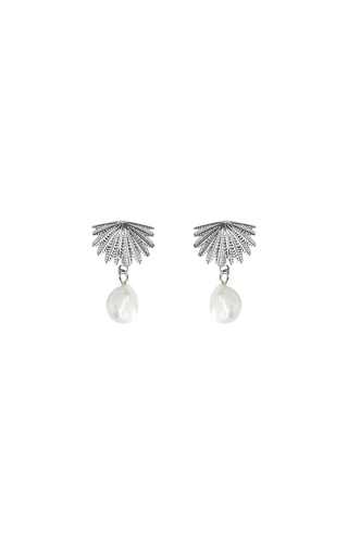 Fan Tail Pearl Studs